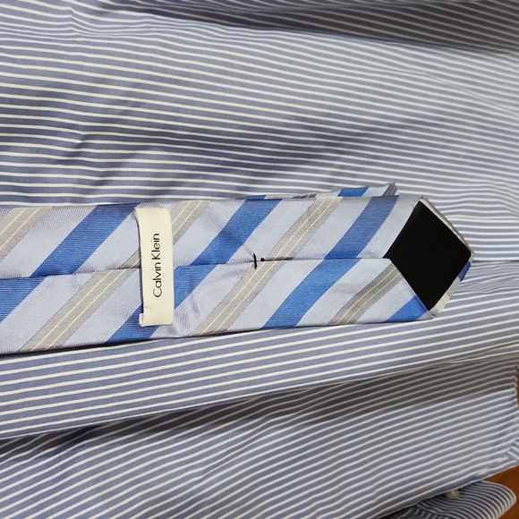 Men's 16.5 34-35 Dress Shirt - Picture 2 of 3